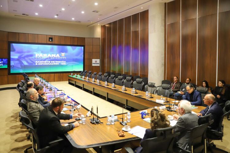 Piana destaca diferenciais do Paraná para a Agência Francesa de Desenvolvimento