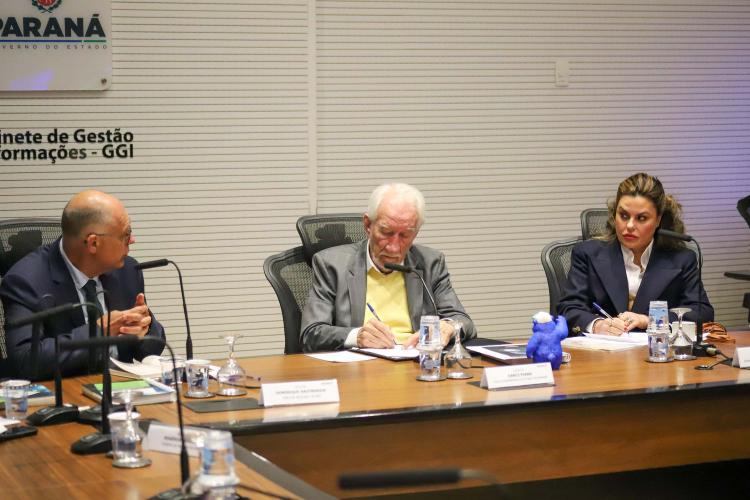 Piana destaca diferenciais do Paraná para a Agência Francesa de Desenvolvimento