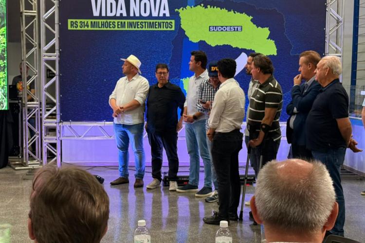 Governo do Estado assina convênios do Asfalto Novo, Vida Nova com 42 Municípios do Sudoeste