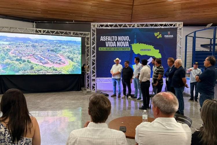 Governo do Estado assina convênios do Asfalto Novo, Vida Nova com 42 Municípios do Sudoeste