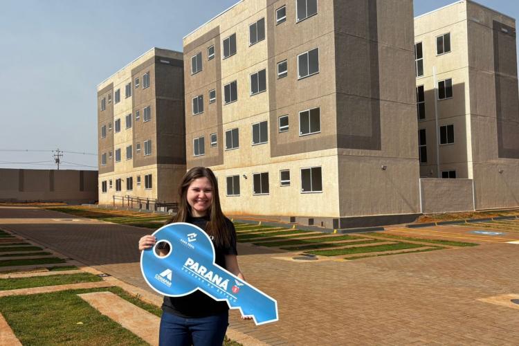 Com R$ 1,8 milhão do Casa Fácil, 96 famílias de Londrina se mudam para Residencial
