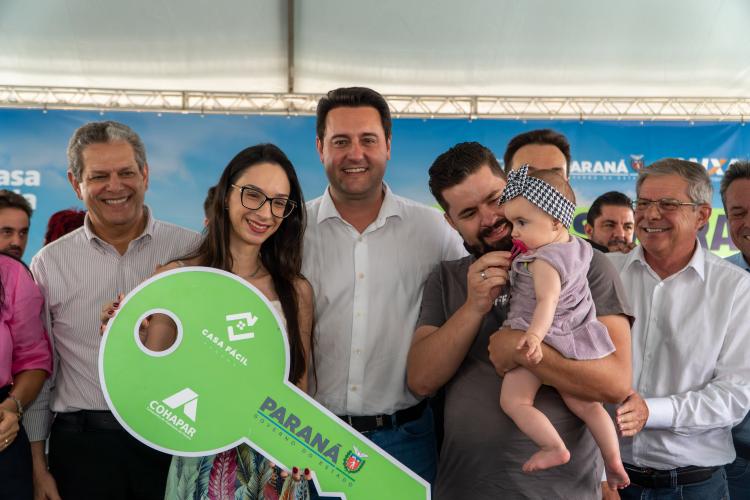 Com nova entrega, Casa Fácil Paraná já beneficiou 6,1 mil famílias de Maringá