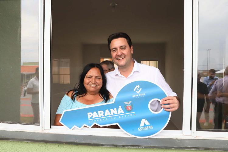 Ratinho Junior inaugura Condomínio do Idoso de Campo Mourão com 40 casas