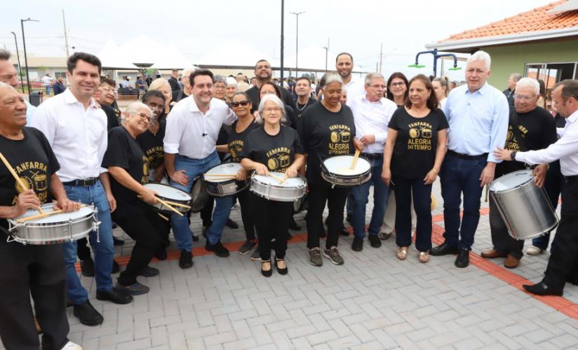 Ratinho Junior inaugura Condomínio do Idoso de Campo Mourão com 40 casas