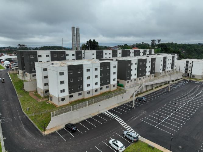 Governador inaugura Residencial com 864 apartamentos em Almirante Tamandaré