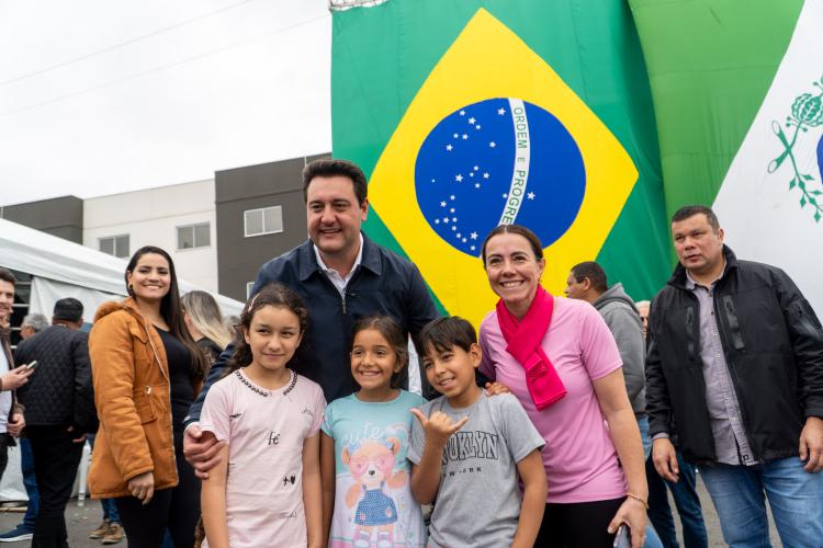 Governador inaugura Residencial com 864 apartamentos em Almirante Tamandaré