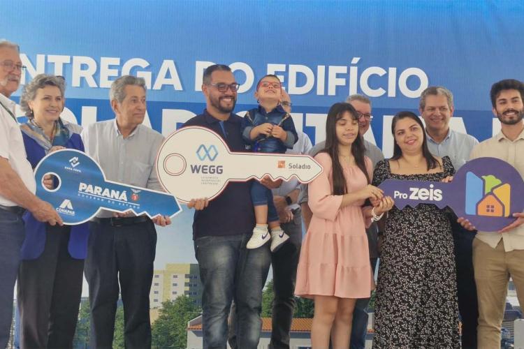 Com apoio do Estado, COHAPAR entrega novo Residencial em Maringá