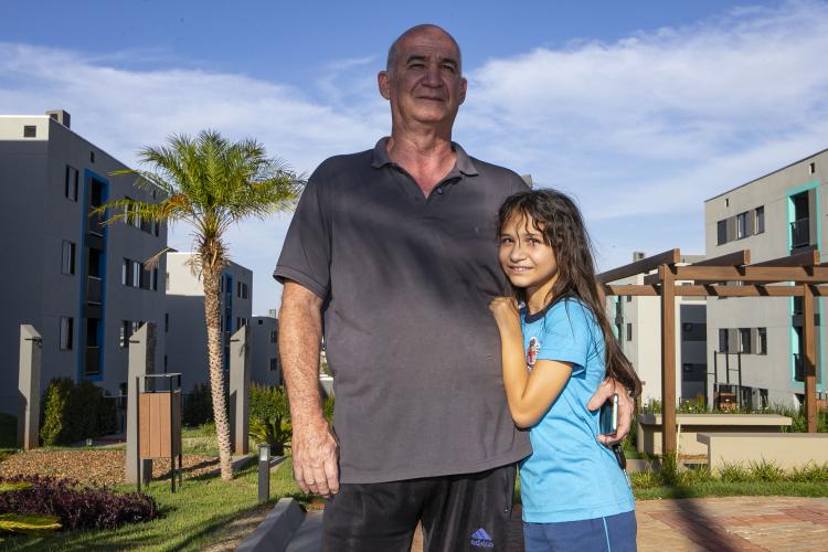 “Agora é meu”: idoso celebra primeira casa própria com ajuda do Programa Casa Fácil Paraná Terceira Idade