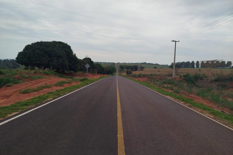 Pavimentação de via para praia de água doce em Altônia muda realidade local