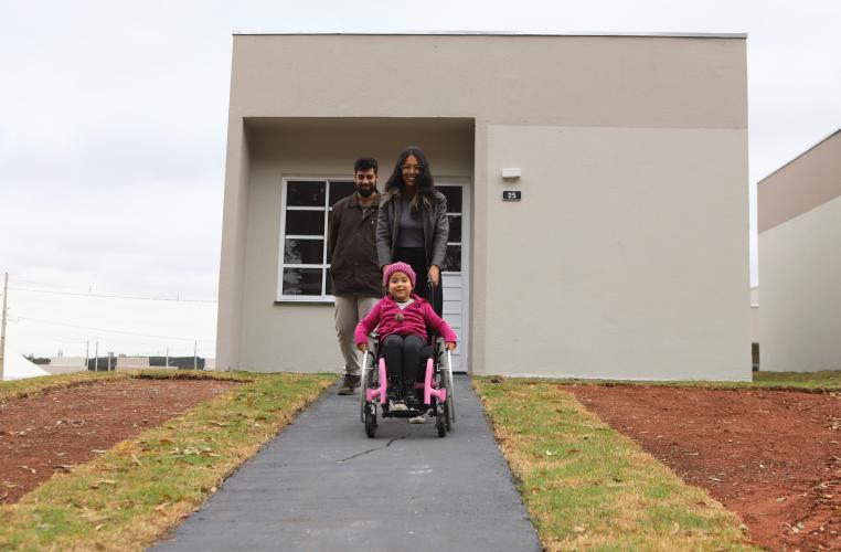 Com entrega de 275 casas, Estado conclui bairro planejado em Ponta Grossa