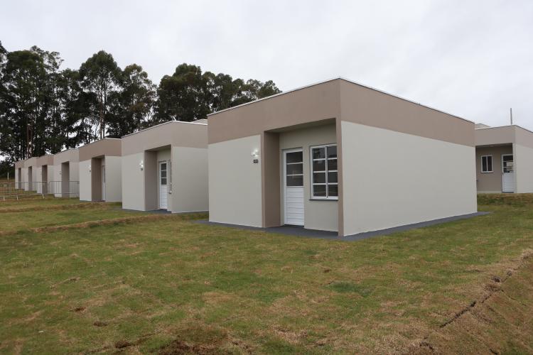 Com entrega de 275 casas, Estado conclui bairro planejado em Ponta Grossa