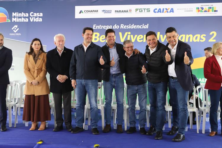 Com entrega de 275 casas, Estado conclui bairro planejado em Ponta Grossa