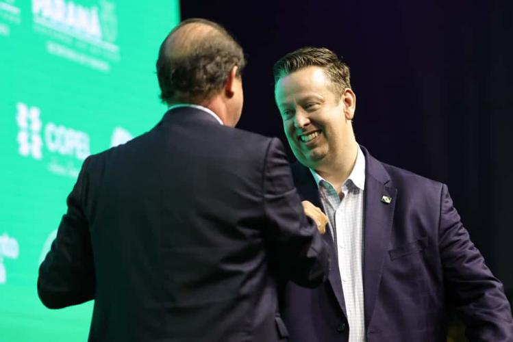 Ratinho Junior anuncia R$ 2 bilhões em recape asfáltico para cidades com até 100 mil habitantes