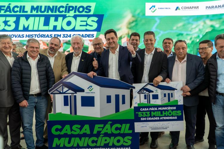 Governador confirma R$ 533 milhões para construção de casas em 324 municípios