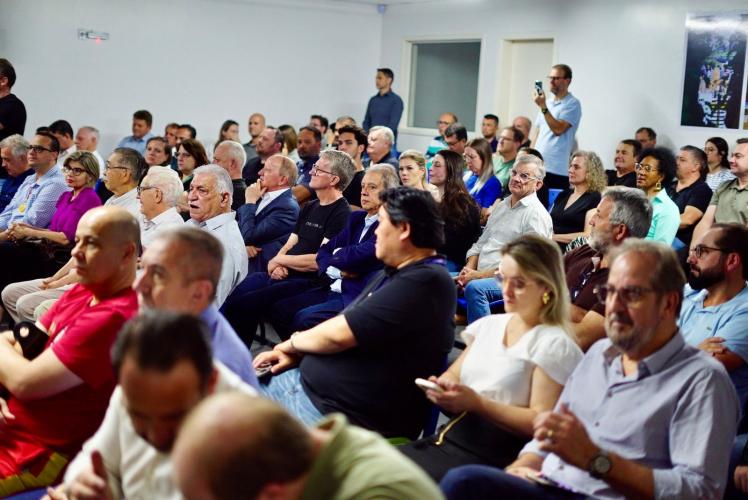 Estado anuncia R$ 106 milhões para pavimentação nova e recape em Pato Branco