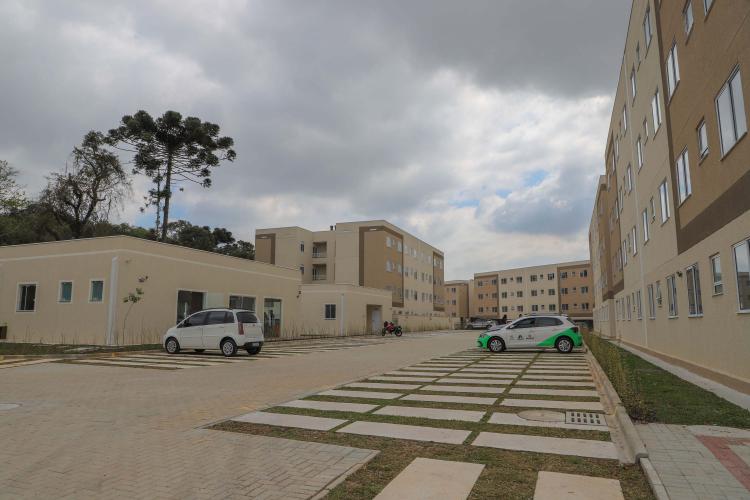 Mais 128 famílias de Araucária conquistam a casa própria com apoio do Estado