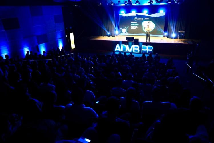 Guto Silva destaca inovação pública com foco nas pessoas no Futurize-se da ADVB/PR