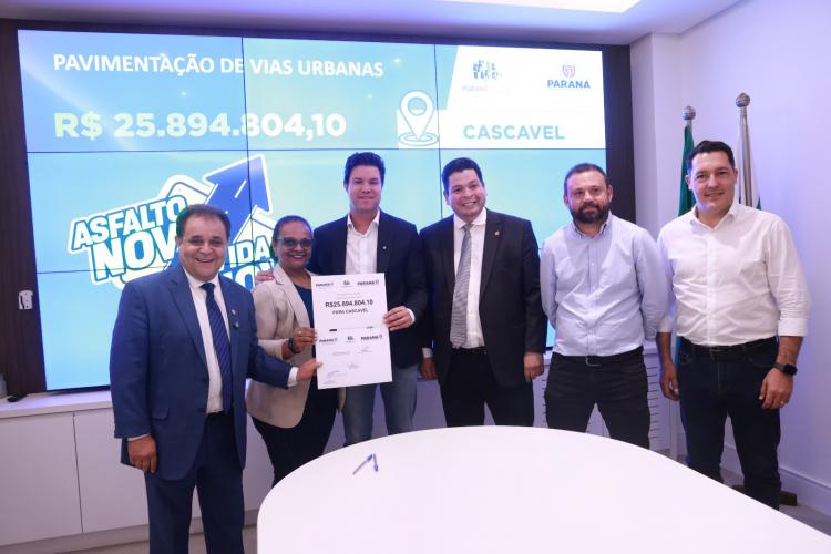 Governo autoriza mais R$ 145 milhões para pavimentações em todas as regiões do Estado