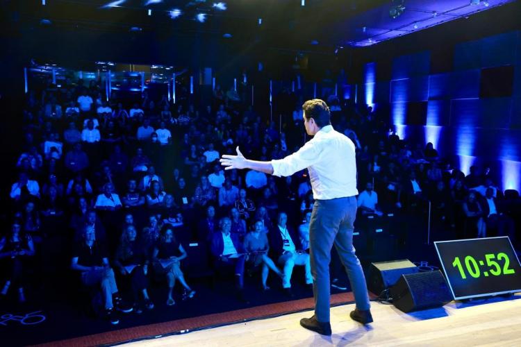 Guto Silva destaca inovação pública com foco nas pessoas no Futurize-se da ADVB/PR