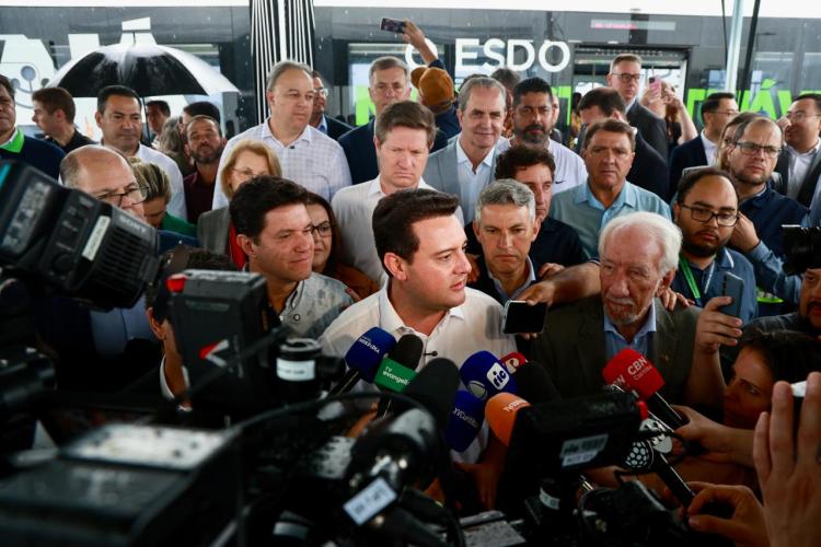 Primeiro na América do Sul: Bonde Urbano Digital começa a operar entre Pinhais e Piraquara