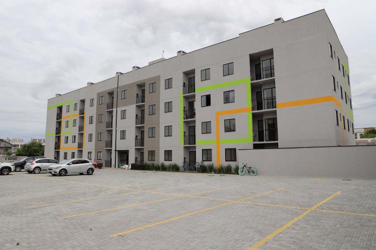 Com aporte do Casa Fácil Paraná, 51 apartamentos são entregues a famílias de Pinhais