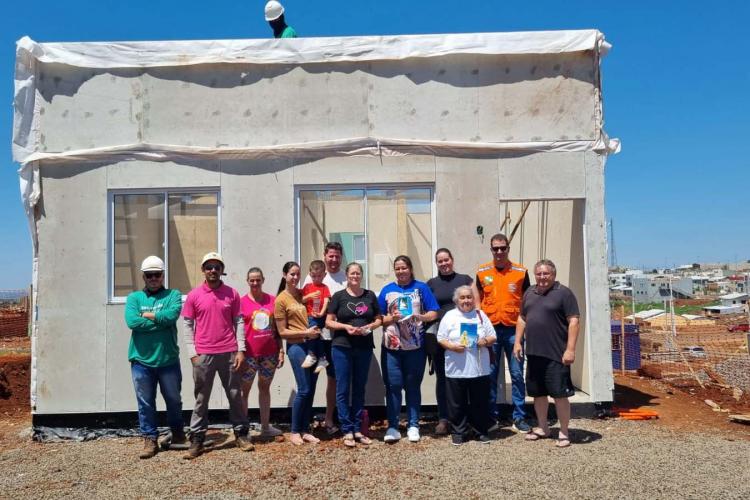 Primeira casa erguida pelo Estado está praticamente concluída em Rio Bonito do Iguaçu