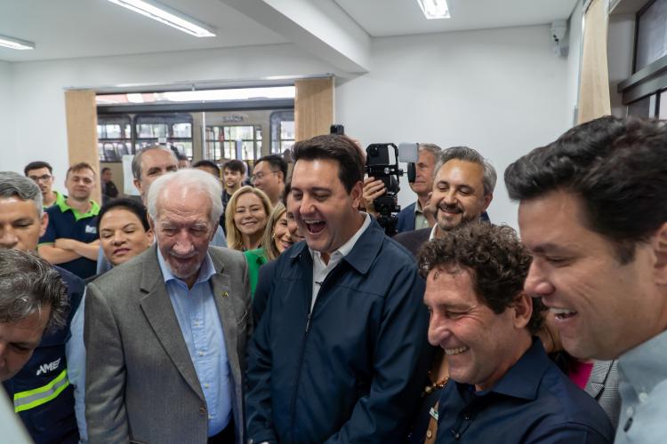 População se surpreende com tecnologia e aprova primeira viagem do Bonde Urbano Digital