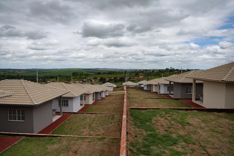 Com subsídio do Estado, Ratinho Junior entrega casas a 103 famílias de Rondon