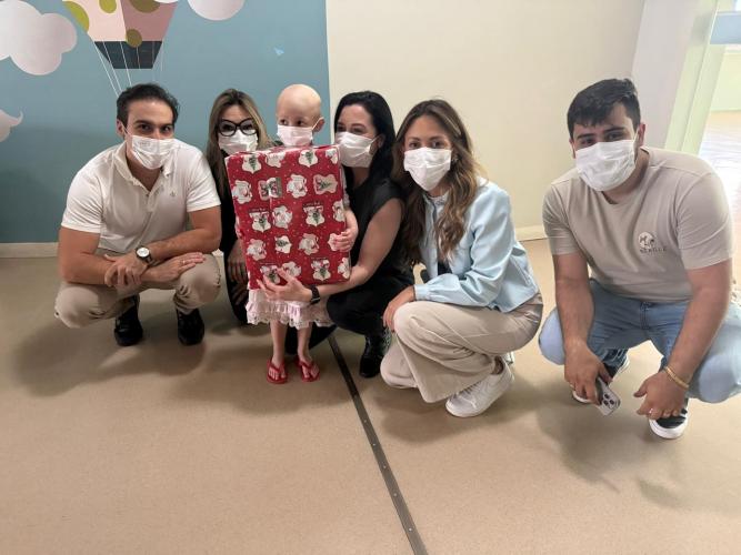 Ação de Natal Solidária da Secid distribui presentes para 46 crianças com neoplasia