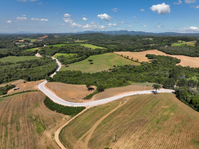Pavimentação em concreto entre Mandirituba e São José dos Pinhais chega a 50% de execução