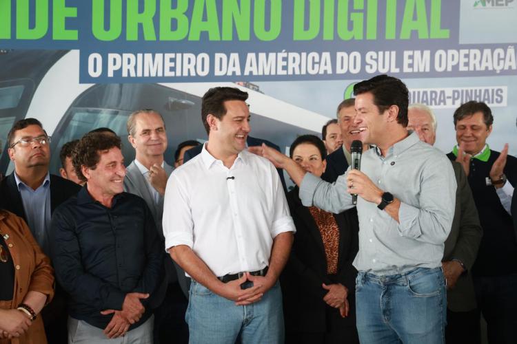 Primeiro na América do Sul: Bonde Urbano Digital começa a operar entre Pinhais e Piraquara