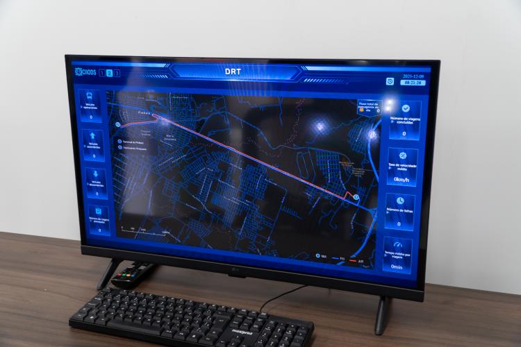 População se surpreende com tecnologia e aprova primeira viagem do Bonde Urbano Digital