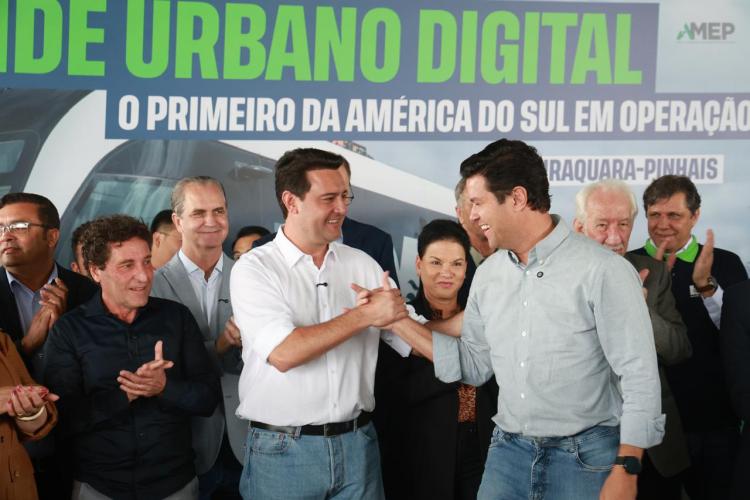 Primeiro na América do Sul: Bonde Urbano Digital começa a operar entre Pinhais e Piraquara