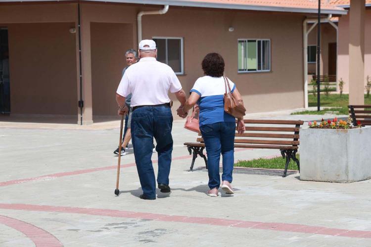 Governador inaugura o Condomínio do Idoso de Guarapuava, o 8° do Estado