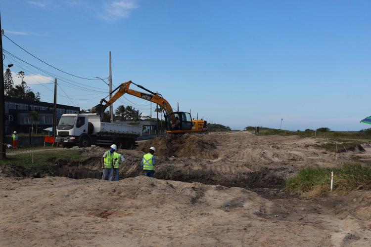 Já em andamento, obras de requalificação da orla de Pontal do Paraná vão melhorar balneários