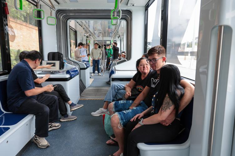 Bonde Urbano Digital inicia operação completa e empolga passageiros da RMC