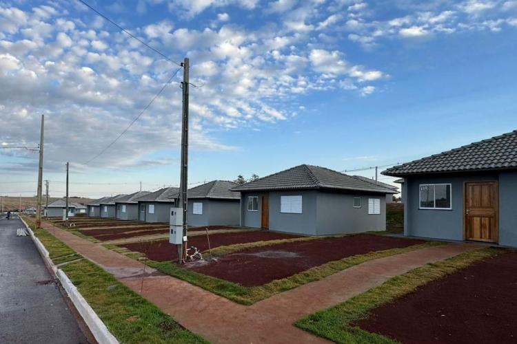 Mais de 130 mil famílias: Casa Fácil impulsiona habitação e movimenta a economia do Paraná