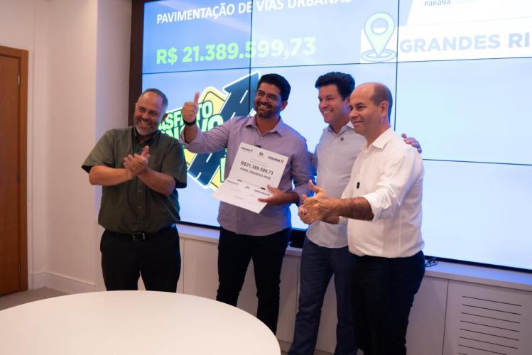 Estado autoriza mais R$ 197 milhões para pavimentação em 15 municípios