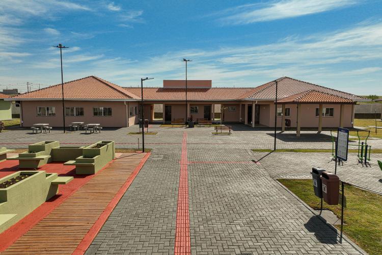 Mais de 130 mil famílias: Casa Fácil impulsiona habitação e movimenta a economia do Paraná