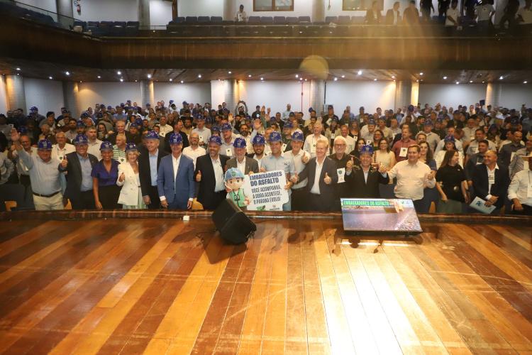 Paraná capacita mais de 800 pessoas para ampliar transparência em obras de pavimentação