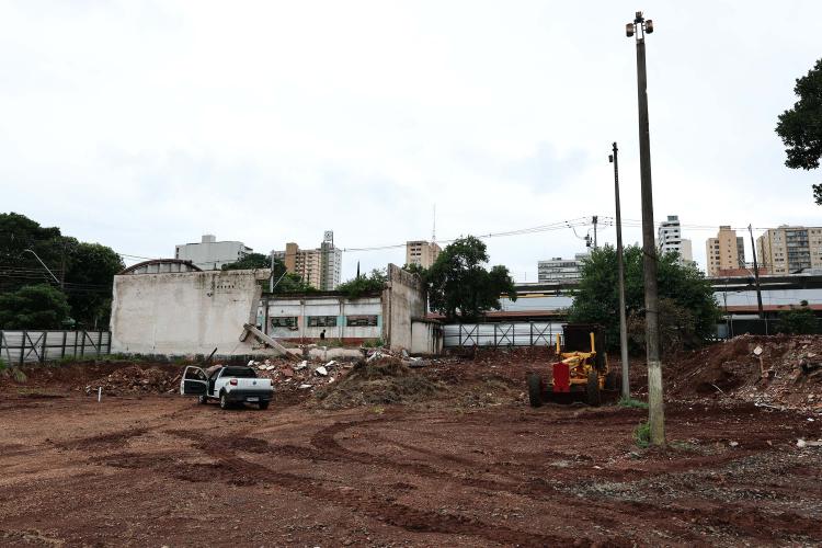 Com limpeza e sondagem do solo, obras do Terminal de Londrina começam a ganhar ritmo