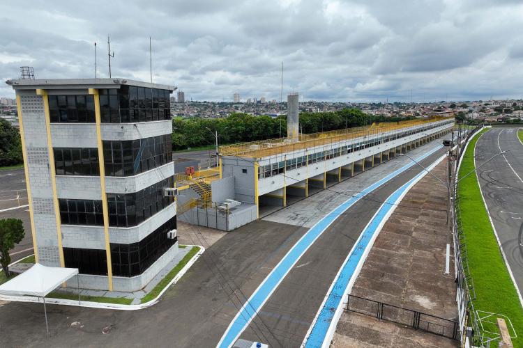 Ratinho Junior anuncia R$ 33 milhões para reforma do Autódromo Internacional de Londrina