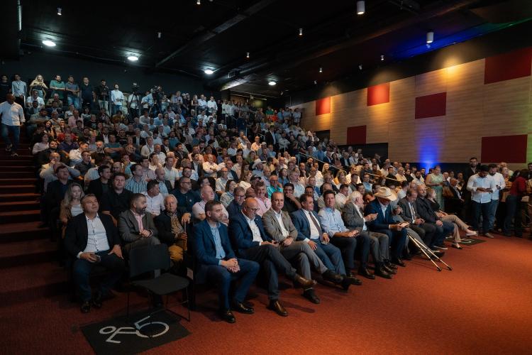 Estado investe R$ 255 milhões para construção de barracões e espaços de coworking em 250 cidades