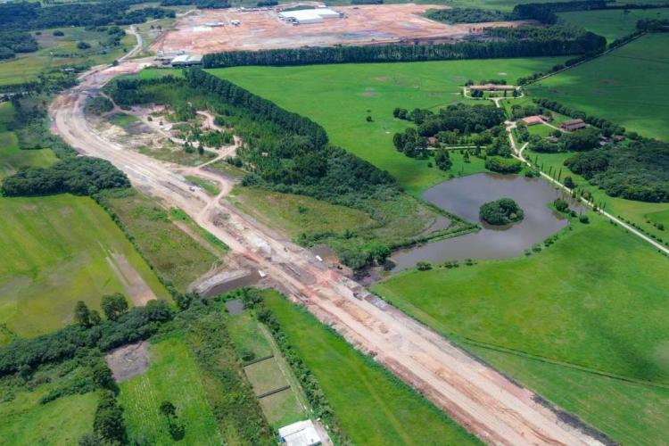 São José dos Pinhais: pavimentação da estrada do Agaraú chega a 27%