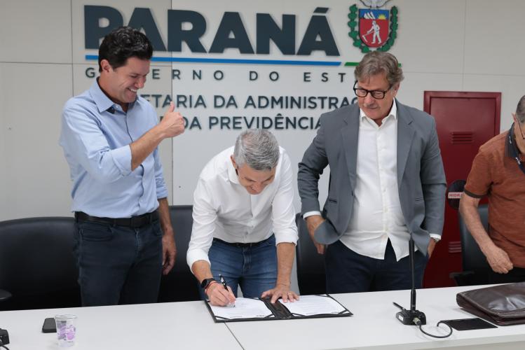 Estado assina contrato para estudos e anteprojeto de implantação do BRT Norte-Sul Metropolitano