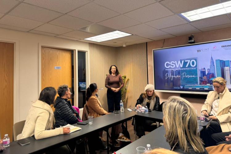 Paraná fortalece integração de políticas para mulheres em agenda internacional