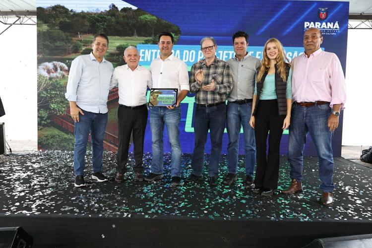 Ratinho Junior anuncia R$ 33 milhões para reforma do Autódromo Internacional de Londrina