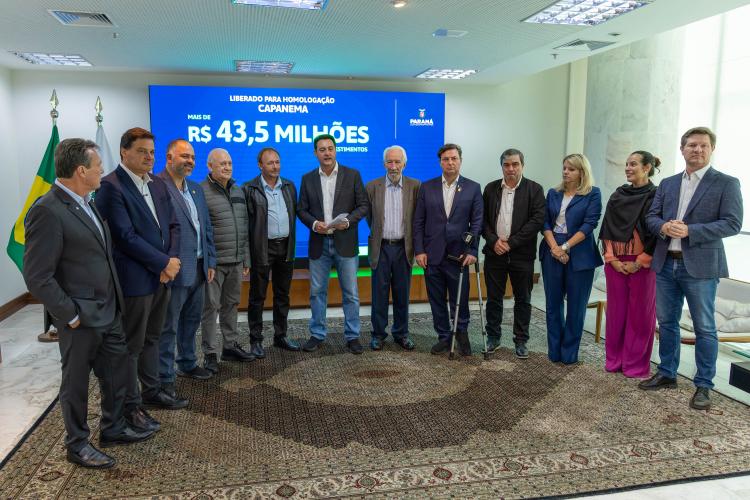 Ratinho Junior confirma R$ 372,5 milhões para 12 municípios de sete regiões