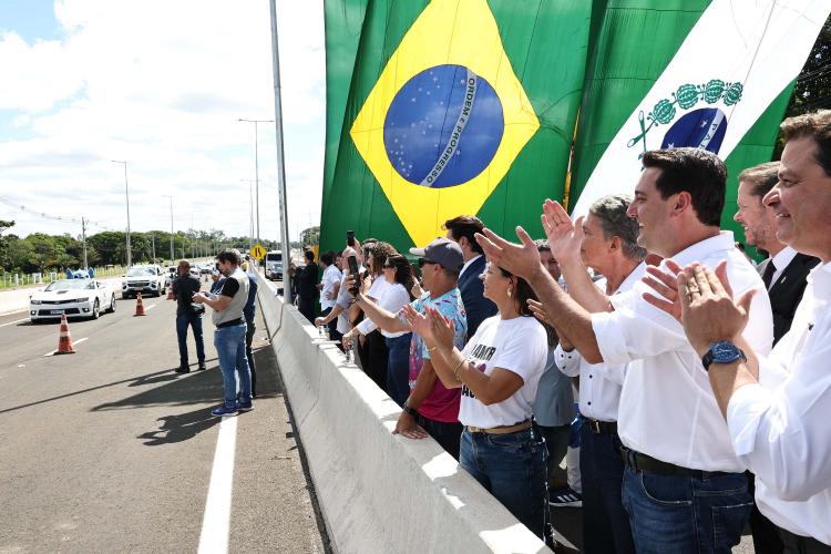 Ratinho Junior entrega 6,8 km da duplicação da Rodovia das Cataratas, em Foz do Iguaçu