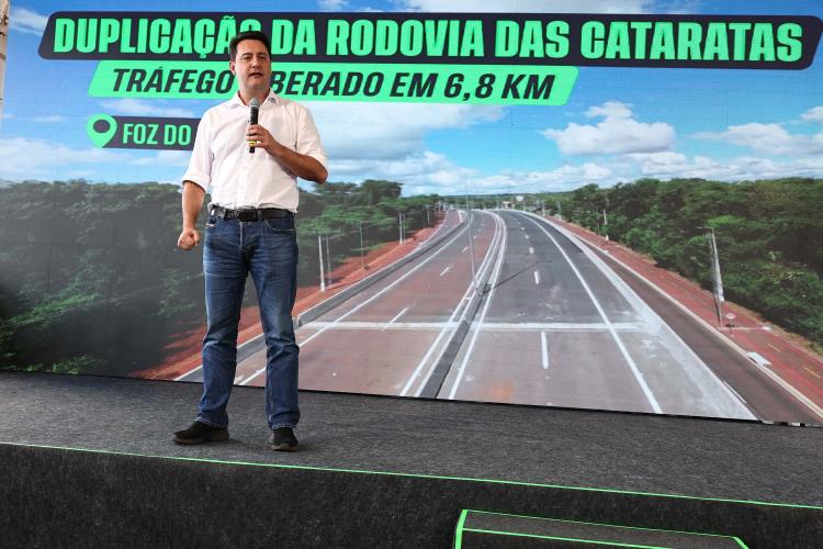 Ratinho Junior entrega 6,8 km da duplicação da Rodovia das Cataratas, em Foz do Iguaçu
